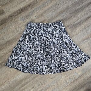 Black & White Patterned Skirt